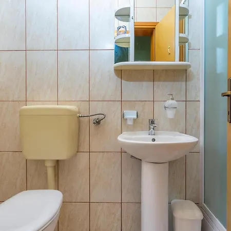 Stunning In Nenadici With Wifi Apartment *
