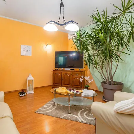 Apartment Stunning In Nenadici With Wifi *