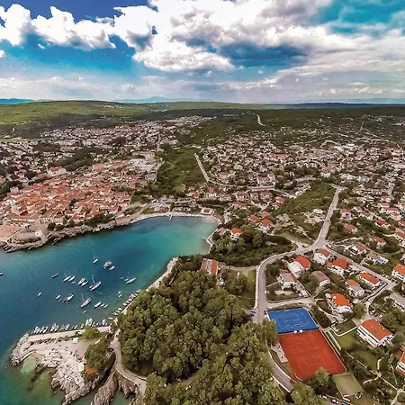 Διαμέρισμα Stunning In Nenadici With Wifi *