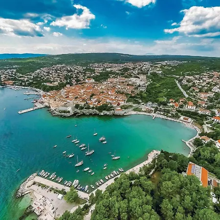 Stunning In Nenadici With Wifi * Bajcici